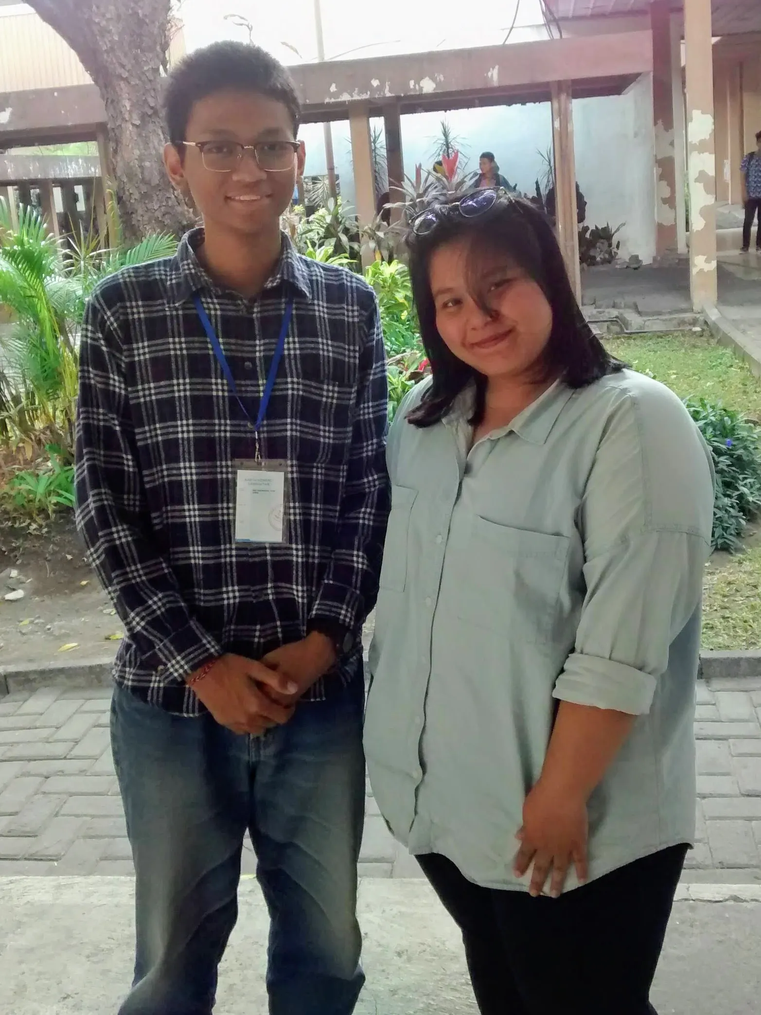 Eling dan Kak Felin. Eling dan Kak Felin.